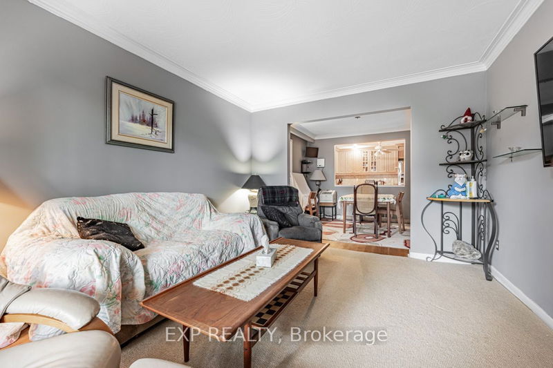 243 Pacific Ave  Toronto, M6P 2P7 | Image 3