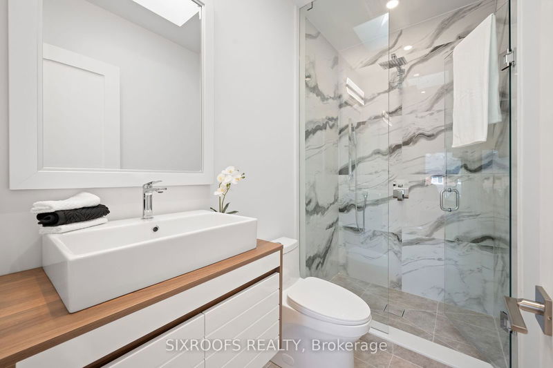 35 Emerald Cres  Toronto, M8V 2B3 | Image 30