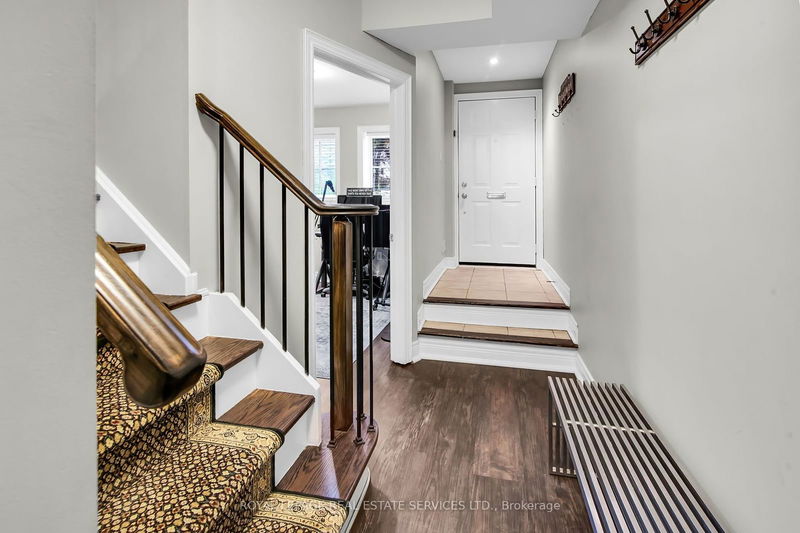 29 Furrow Lane  Toronto, M8Z 0A2 | Image 2