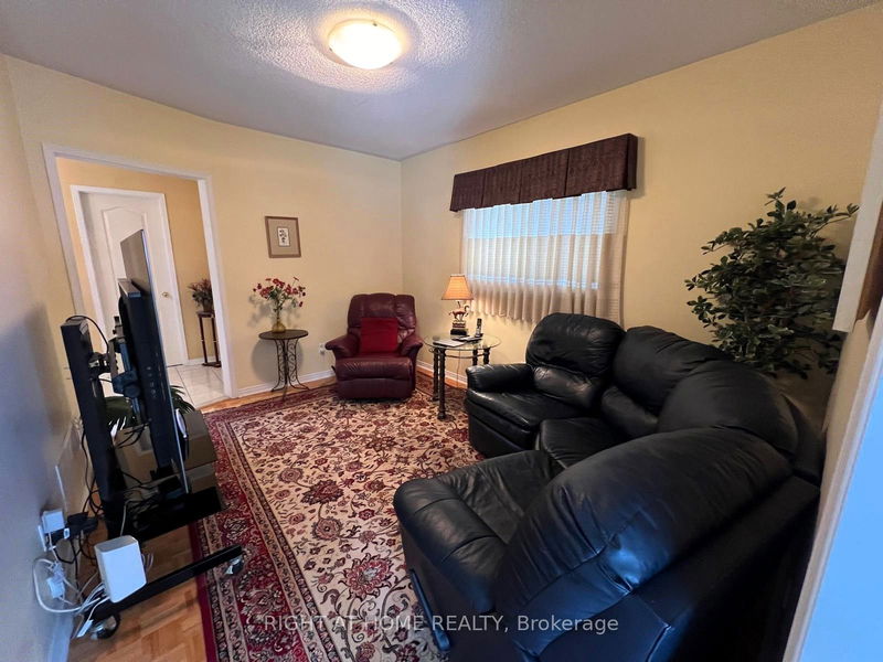 974 Mantle Cres  Mississauga, L5V 2G3 | Image 13