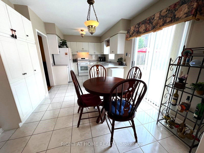 974 Mantle Cres  Mississauga, L5V 2G3 | Image 15