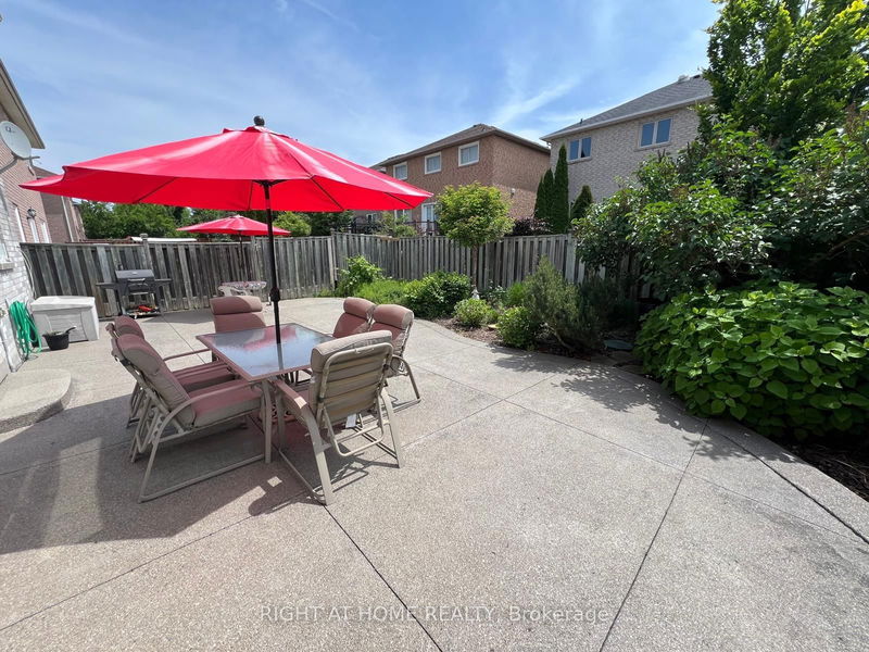 974 Mantle Cres  Mississauga, L5V 2G3 | Image 32