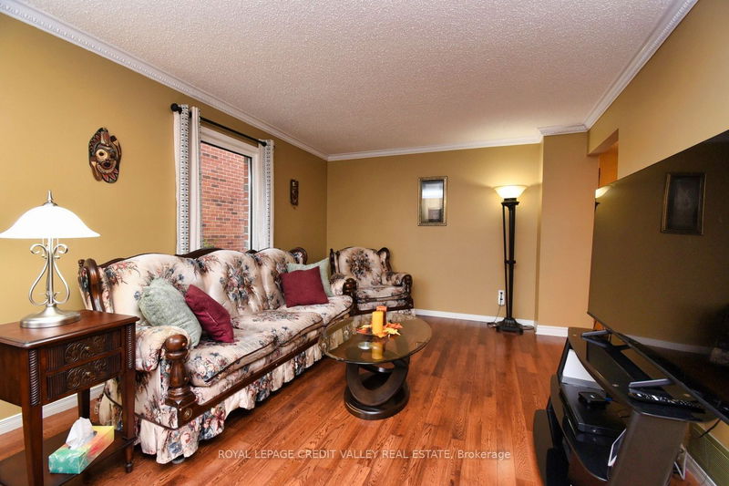 88 Parkside Dr  Brampton, L6Y 2G9 | Image 14