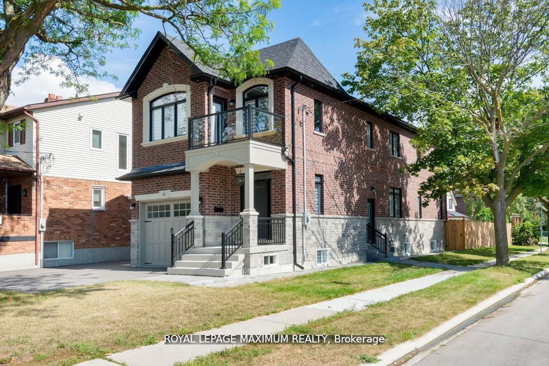 42 Fairfield Ave  Toronto, M8W 1R7 | Image 1