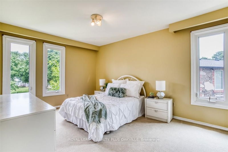 234 Spring Garden Rd  Oakville, L6L 5H4 | Image 35