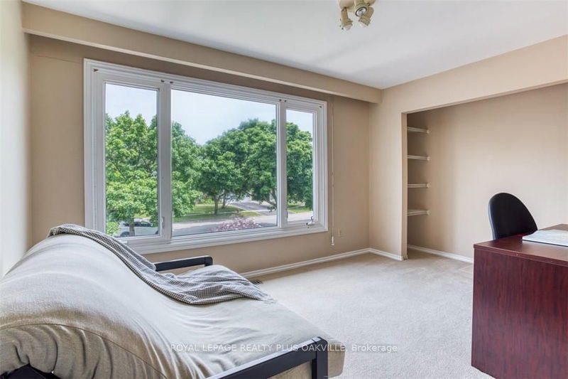 234 Spring Garden Rd  Oakville, L6L 5H4 | Image 36