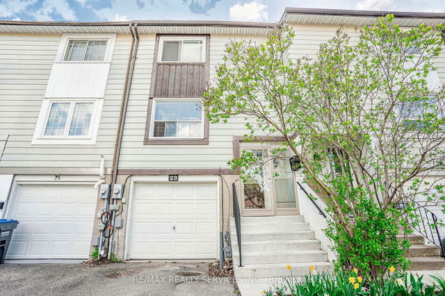 23 Hoskins Square
