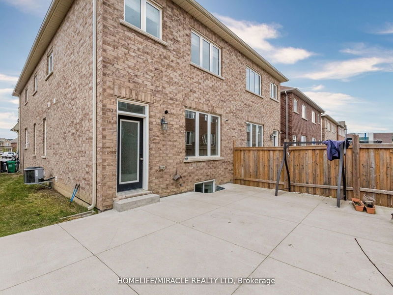 16 Banas Way  Brampton, L7A 4K8 | Image 36