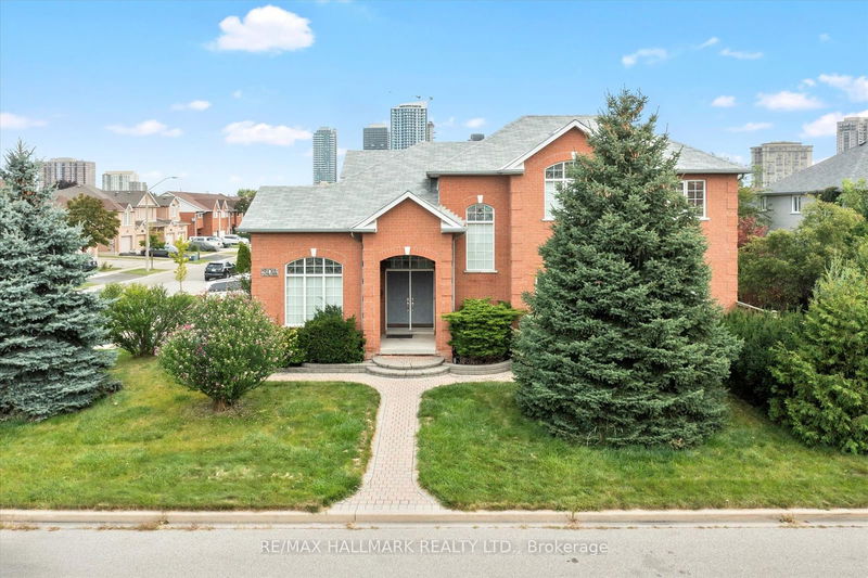 304 Hollymount Dr, Mississauga, Ontario (MLS W9310945)