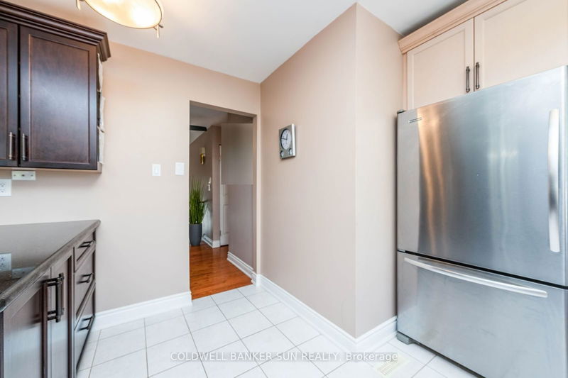 2483 Yarmouth Cres  Oakville, L6L 2M9 | Image 13