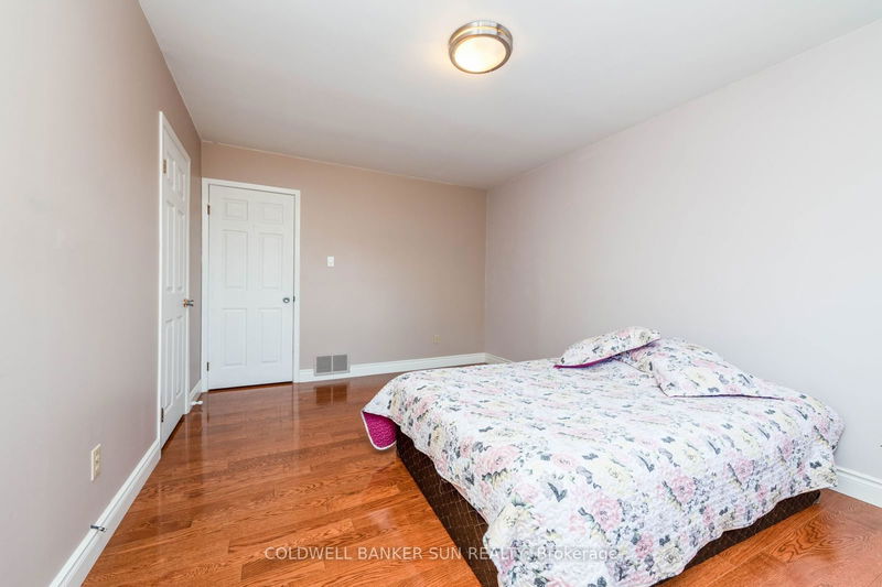 2483 Yarmouth Cres  Oakville, L6L 2M9 | Image 19