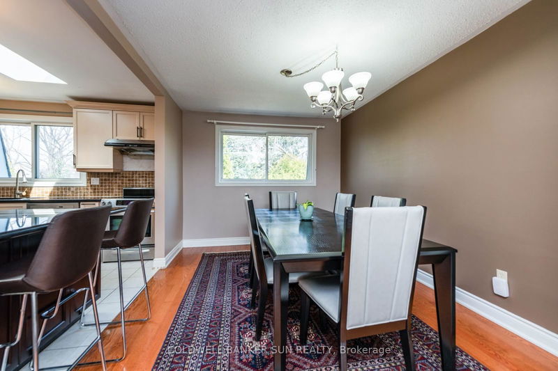 2483 Yarmouth Cres  Oakville, L6L 2M9 | Image 7