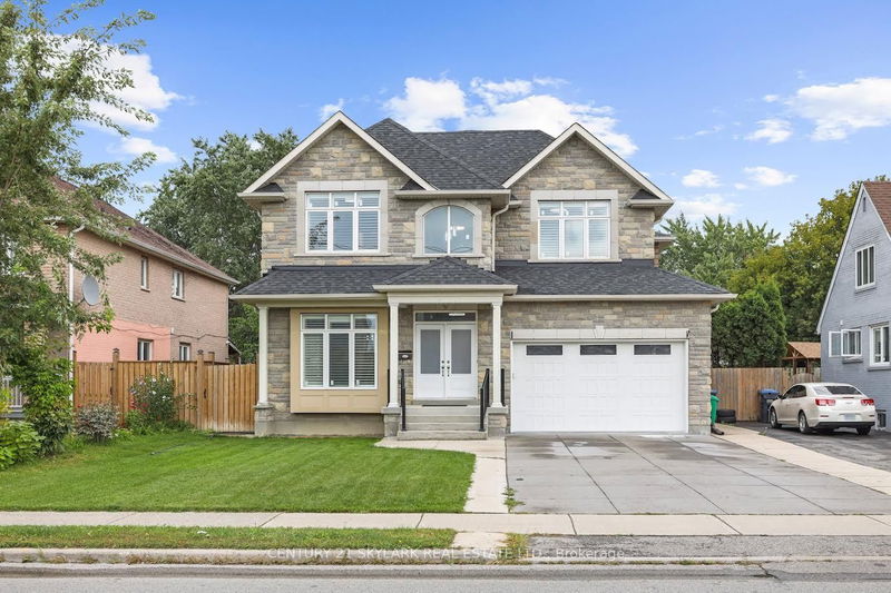 3270 Etude Dr  Mississauga, L4T 1T3 | Image 1