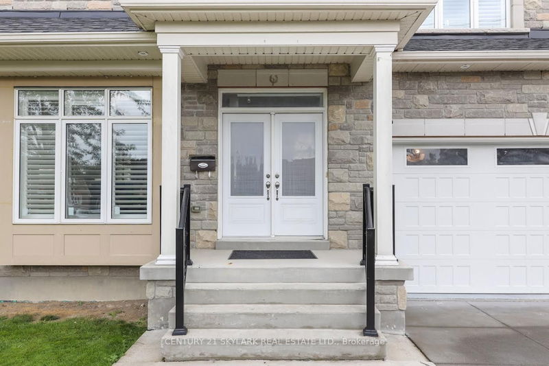 3270 Etude Dr  Mississauga, L4T 1T3 | Image 2