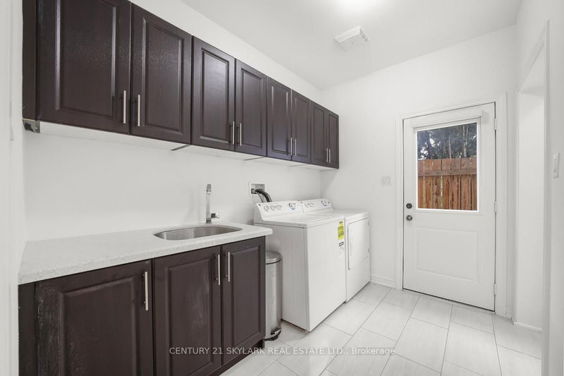 3270 Etude Dr  Mississauga, L4T 1T3 | Image 21