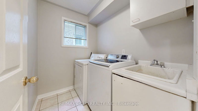 3952 Hazelridge Rd  Mississauga, L5N 6Z4 | Image 10