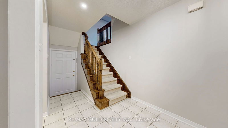 3952 Hazelridge Rd  Mississauga, L5N 6Z4 | Image 13