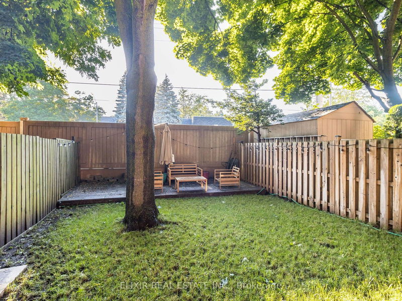 1451 Credit Woodlands Crt  Mississauga, L5C 3V7 | Image 36