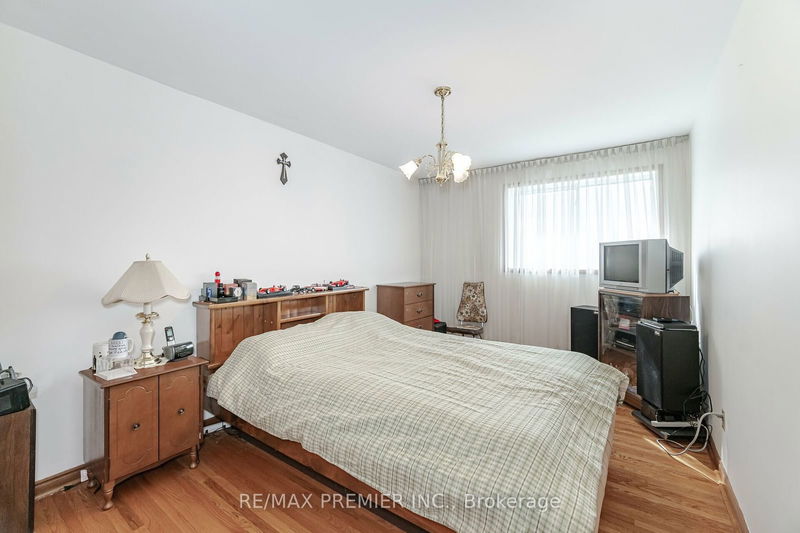 284 Dalesford Rd  Toronto, M8Y 1G5 | Image 23