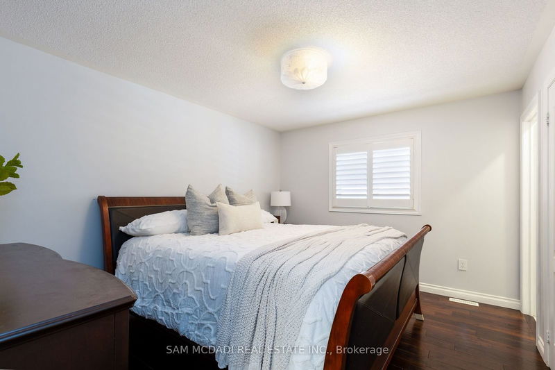 3875 Candlelight Dr  Mississauga, L5M 8B2 | Image 26