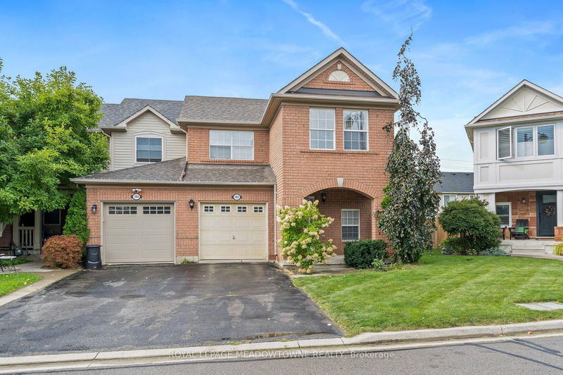 home for lease on 382 Baverstock Crescent