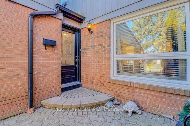 home for lease on 3574 Ash Row-- main and 2d fl Crescent
