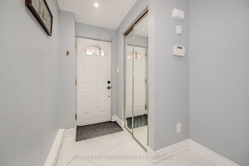 35 Briar Path  Brampton, L6T 2A3 | Image 3