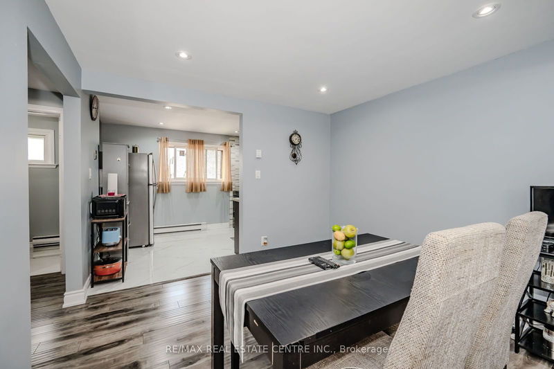 35 Briar Path  Brampton, L6T 2A3 | Image 9