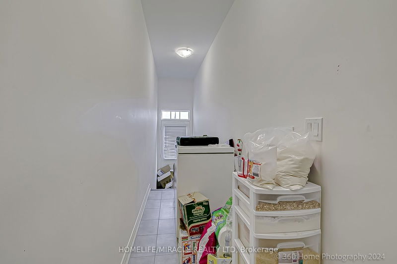 64 Finegan Circ  Brampton, L7A 2Z8 | Image 26