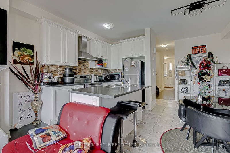 64 Finegan Circ  Brampton, L7A 2Z8 | Image 9