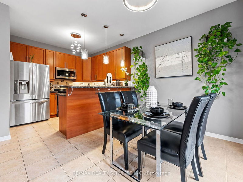 20 Prima Vista Crt  Brampton, L7A 3W8 | Image 18