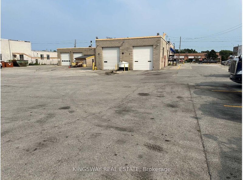 1351 Speers Rd, Oakville, L6L 2X5 | Image 2