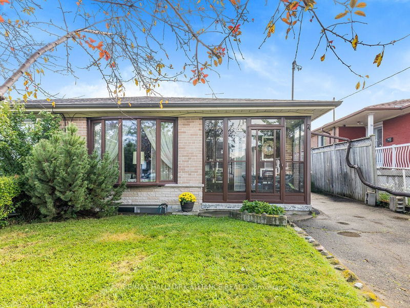 71 Wheatsheaf Cres  Toronto, M3N 1P7 | Image 2