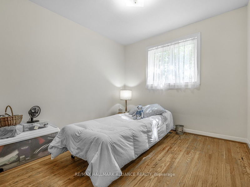 71 Wheatsheaf Cres  Toronto, M3N 1P7 | Image 21