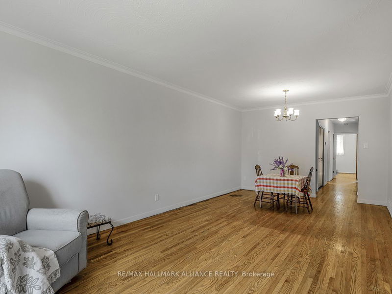 71 Wheatsheaf Cres  Toronto, M3N 1P7 | Image 8