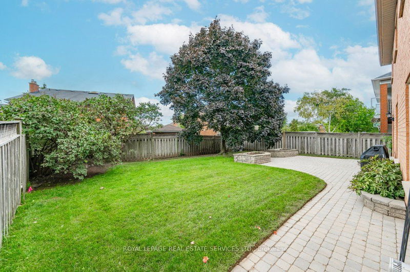 60 River Glen Blvd  Oakville, L6H 5Z6 | Image 34