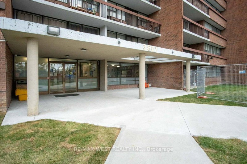 1001 - 3501 Glen Erin Dr, Mississauga, L5L 2E9 | Image 3