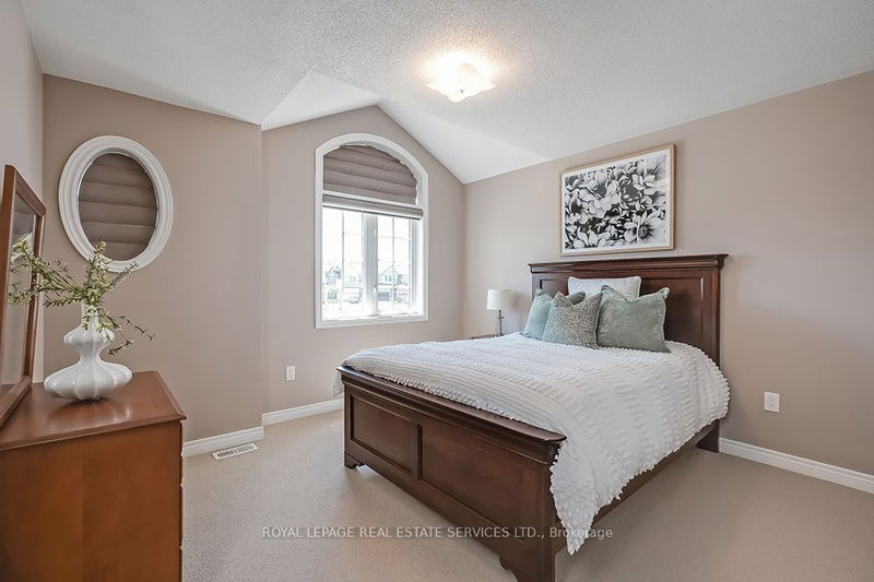 2433 Presquile Dr  Oakville, L6H 0B8 | Image 25