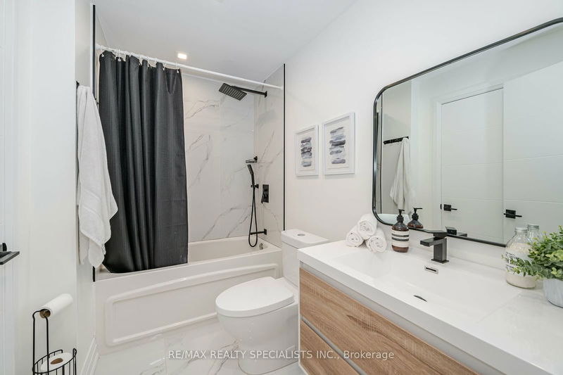 245 Mill Rd  Toronto, M9C 1Y3 | Image 20