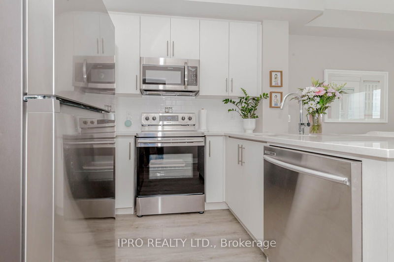  318 - 128 Grovewood Common   Oakville, L6H 0X3 | Image 17