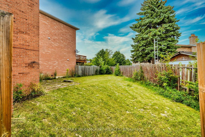 464 Hansen Rd N Brampton, L6V 3P8 | Image 2