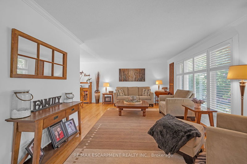 2482 Waterford St  Oakville, L6L 5E6 | Image 5