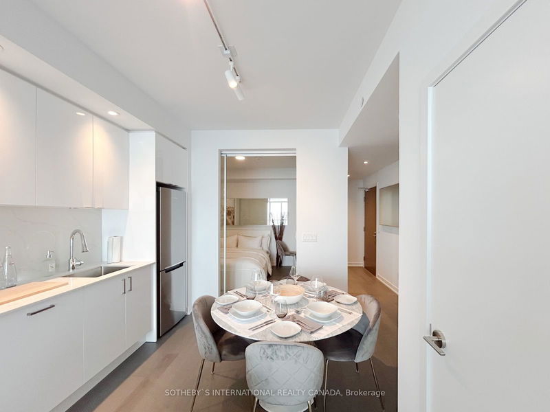  4007 - 1926 Lake Shore Blvd W Toronto, M6S 1A1 | Image 5