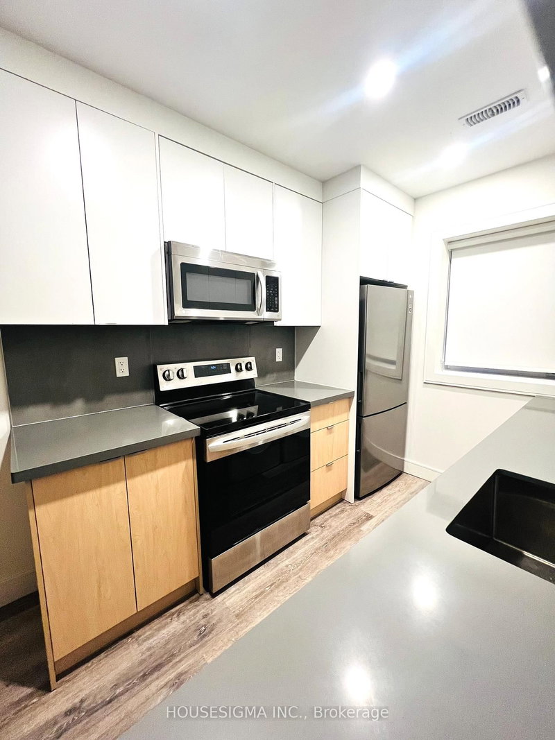 Main - 71 Chamberlain Ave, Toronto, M6E 4J9 | Image 3