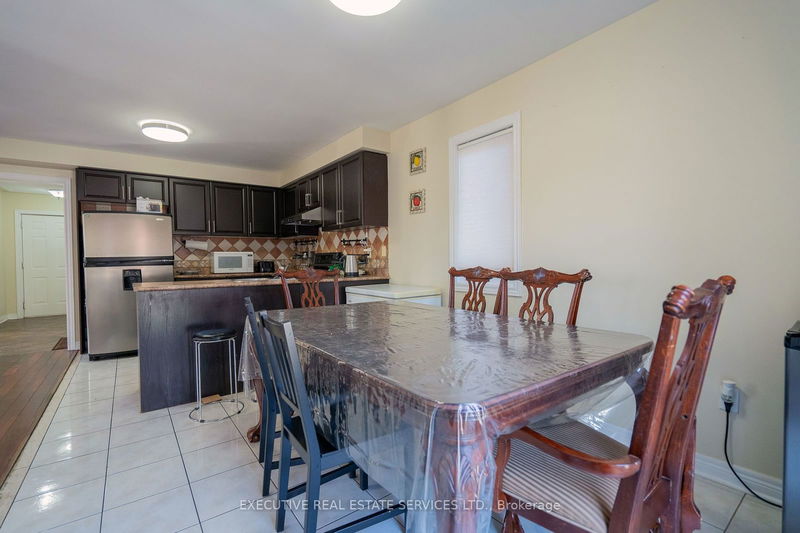 41 Fallstar Cres  Brampton, L7A 2J6 | Image 12