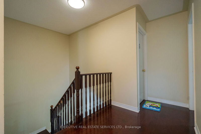 41 Fallstar Cres  Brampton, L7A 2J6 | Image 14