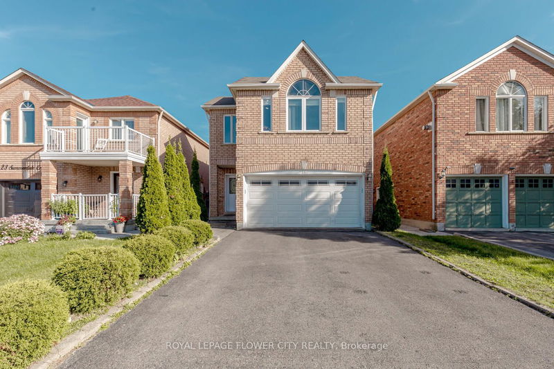 21 Summerdale Cres  Brampton, L6X 4V8 | Image 1