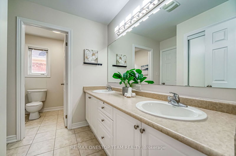 5499 Freshwater Dr  Mississauga, L5M 0K7 | Image 22