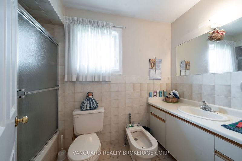 5 Norris Pl  Toronto, M9M 1K6 | Image 24