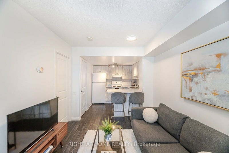  72 - 9 Windermere Ave  Toronto, M6S 5A4 | Image 7